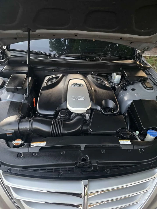 2009 Hyundai Genesis - Image 12 of 12