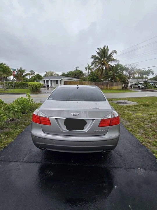 2009 Hyundai Genesis - Image 6 of 11