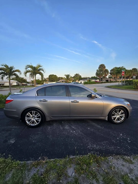 2009 Hyundai Genesis - Image 4 of 12