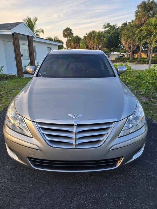 2009 Hyundai Genesis - Image 2 of 12