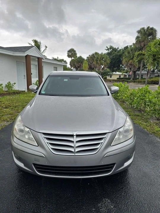 2009 Hyundai Genesis - Image 2 of 11