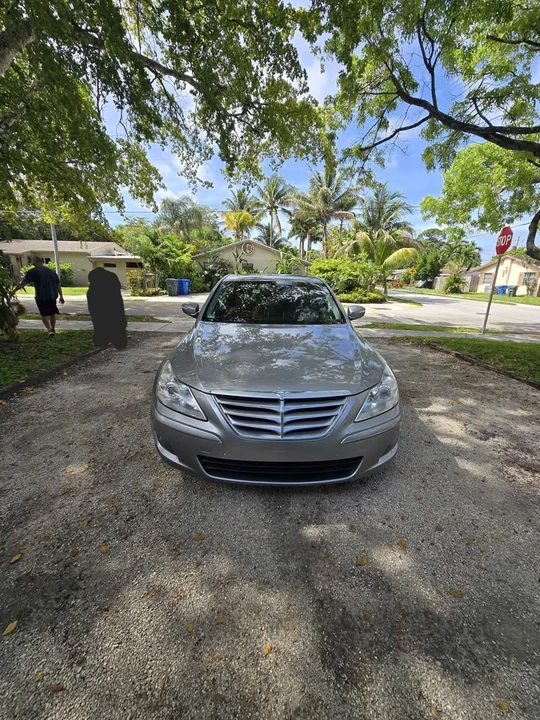 2009 Hyundai Genesis - Image 2 of 9