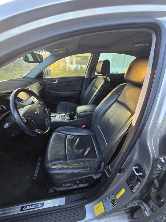 2009 Hyundai Genesis - Image 9 of 12