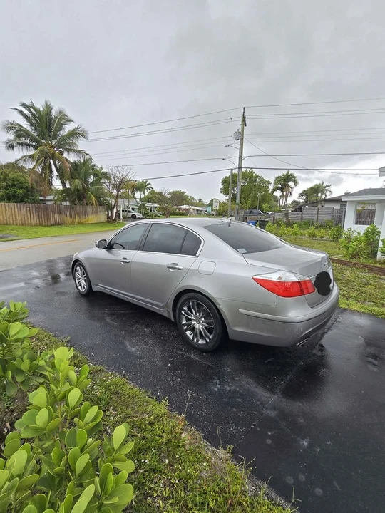 2009 Hyundai Genesis - Image 7 of 11