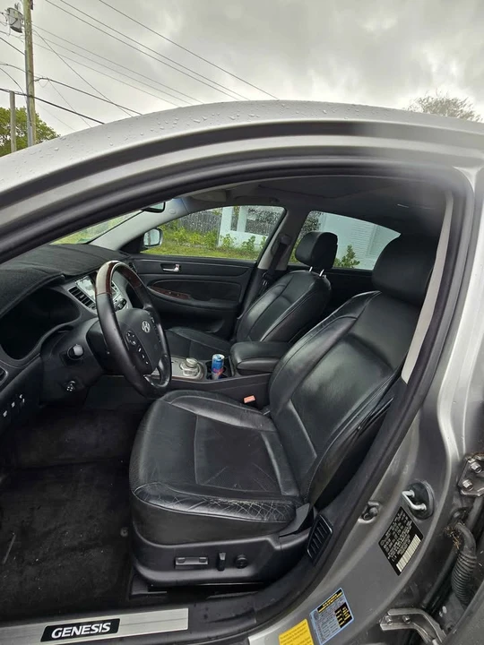2009 Hyundai Genesis - Image 9 of 11