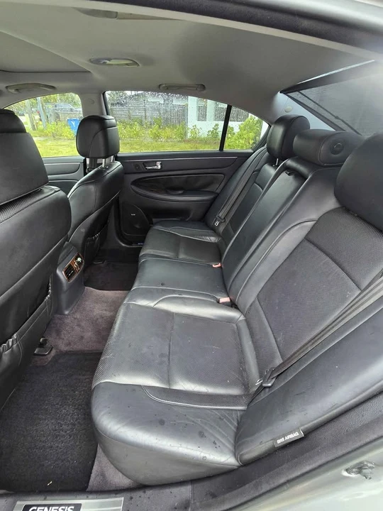 2009 Hyundai Genesis - Image 10 of 11