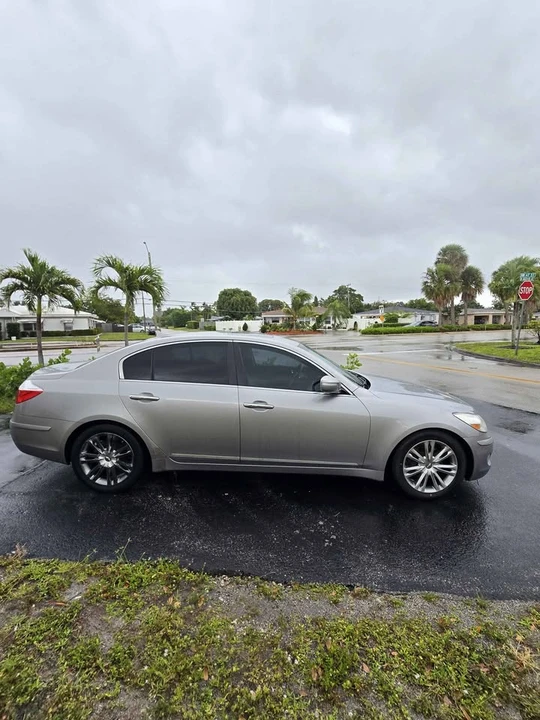 2009 Hyundai Genesis - Image 4 of 11