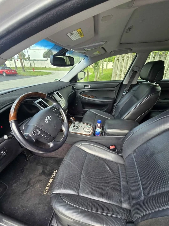 2009 Hyundai Genesis - Image 8 of 9