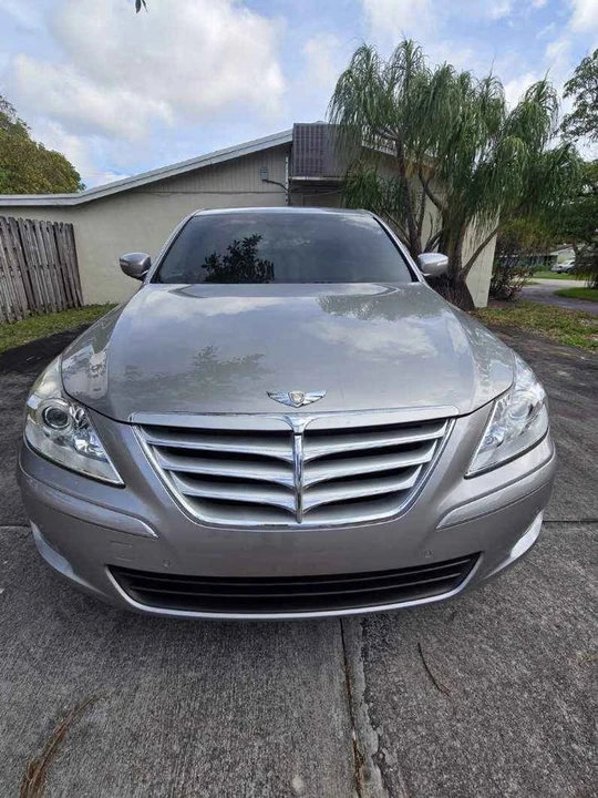 2009 Hyundai Genesis - Image 2 of 10