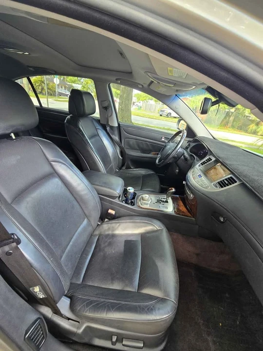 2009 Hyundai Genesis - Image 6 of 8