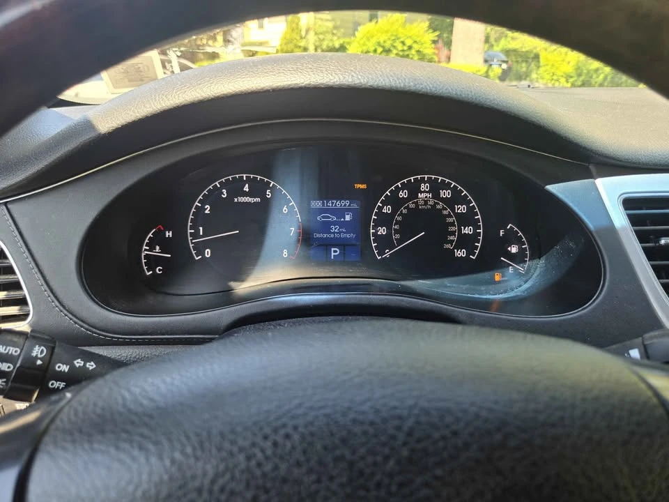 2009 Hyundai Genesis - Image 16 of 18