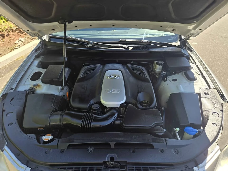 2009 Hyundai Genesis - Image 18 of 18