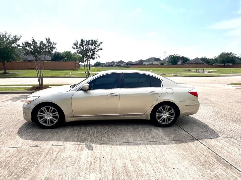 2009 Hyundai Genesis - Image 3 of 19