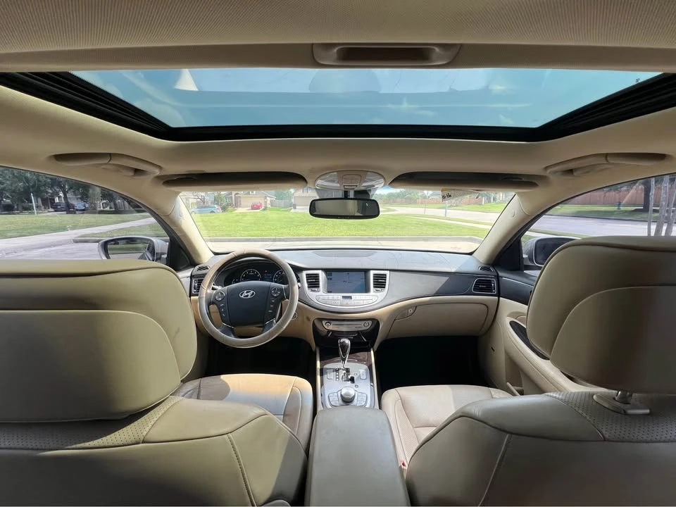 2009 Hyundai Genesis - Image 14 of 19