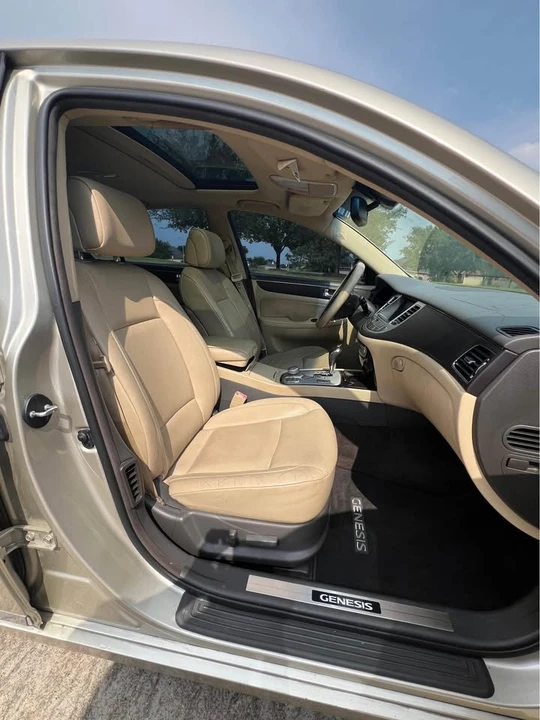 2009 Hyundai Genesis - Image 12 of 18
