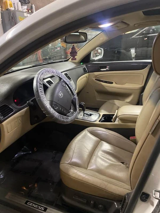 2009 Hyundai Genesis - Image 5 of 7