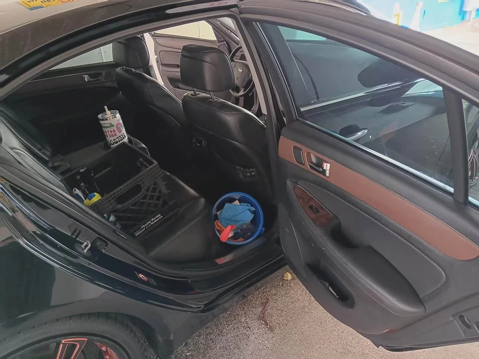 2009 Hyundai Genesis - Image 2 of 20