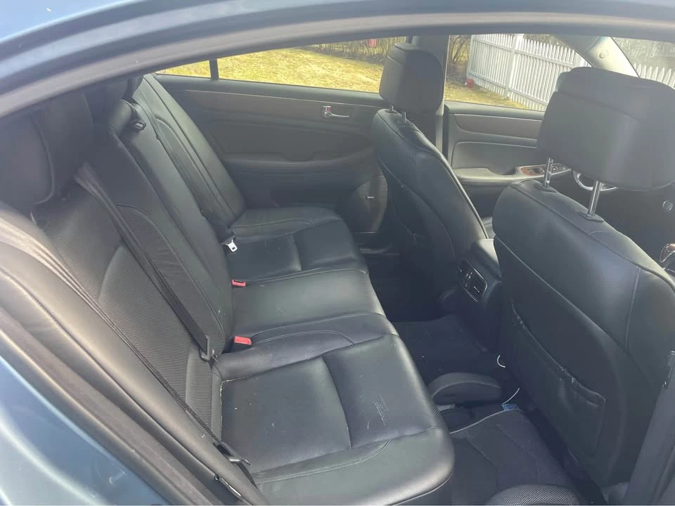 2009 Hyundai Genesis - Image 7 of 10