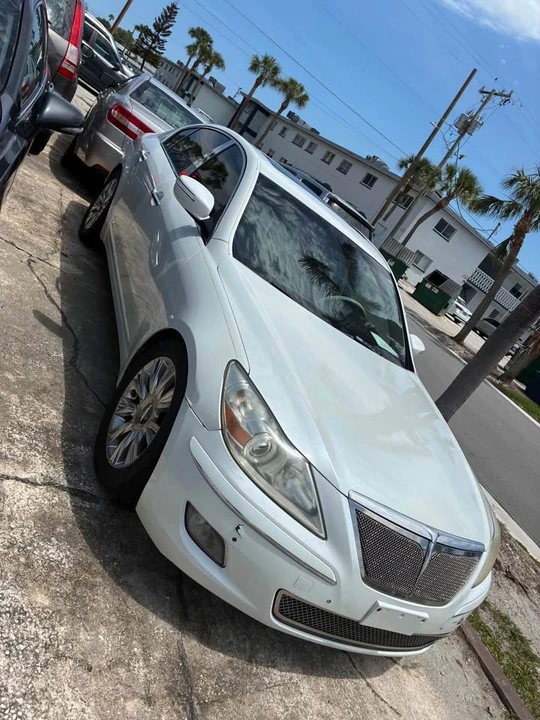 2009 Hyundai Genesis - Image 2 of 4
