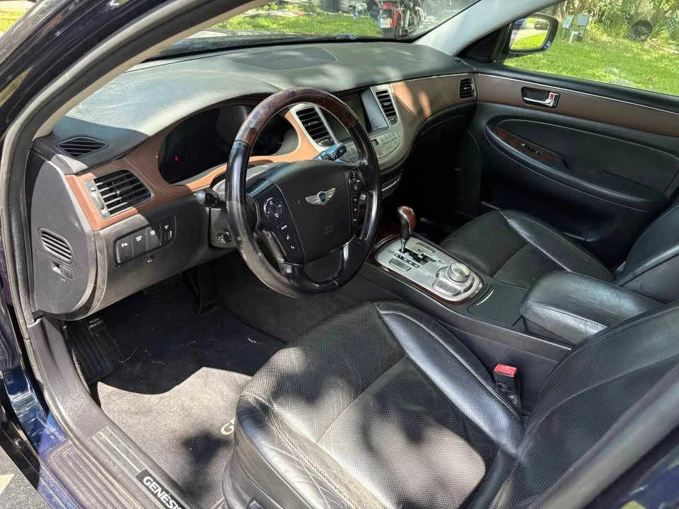 2009 Hyundai Genesis - Image 13 of 16