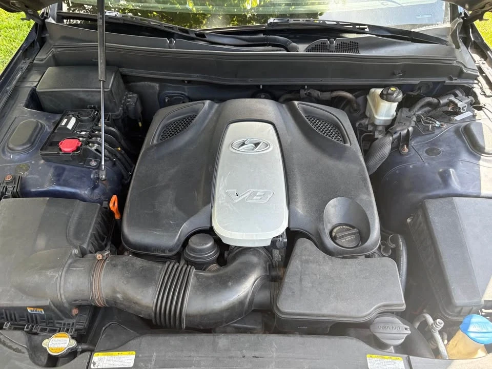 2009 Hyundai Genesis - Image 8 of 16