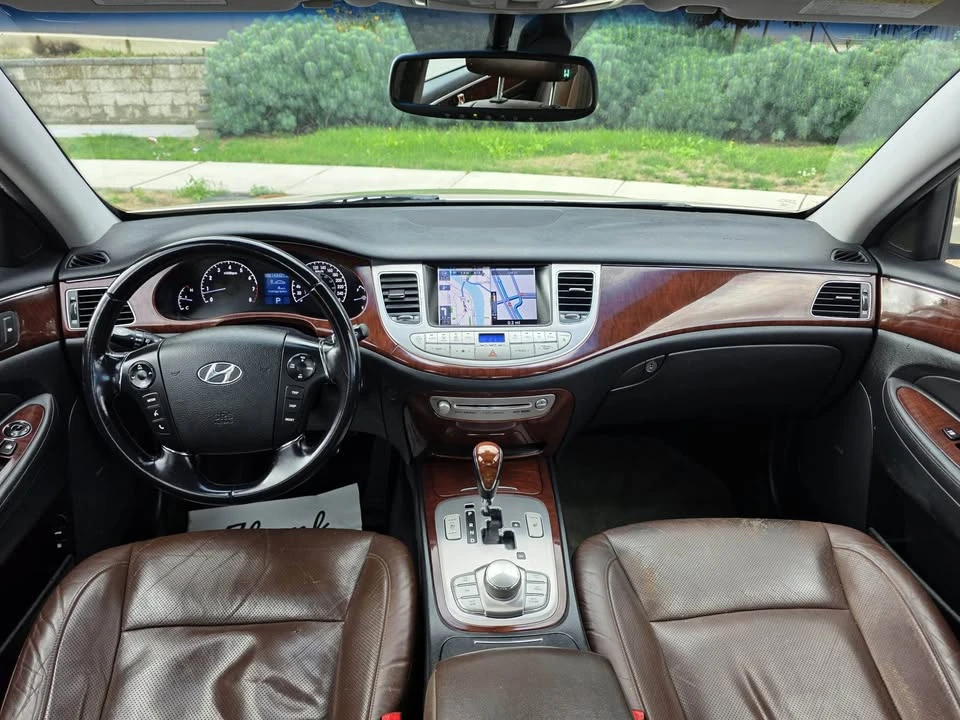 2009 Hyundai Genesis - Image 10 of 19