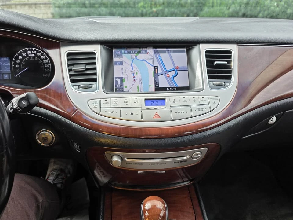 2009 Hyundai Genesis - Image 16 of 19