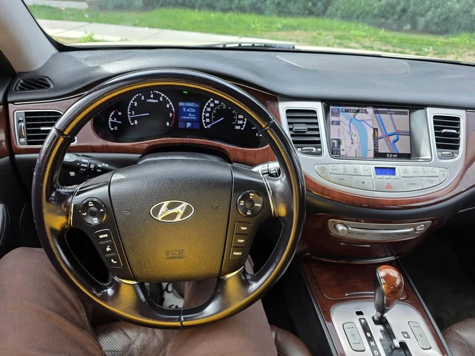 2009 Hyundai Genesis - Image 15 of 19