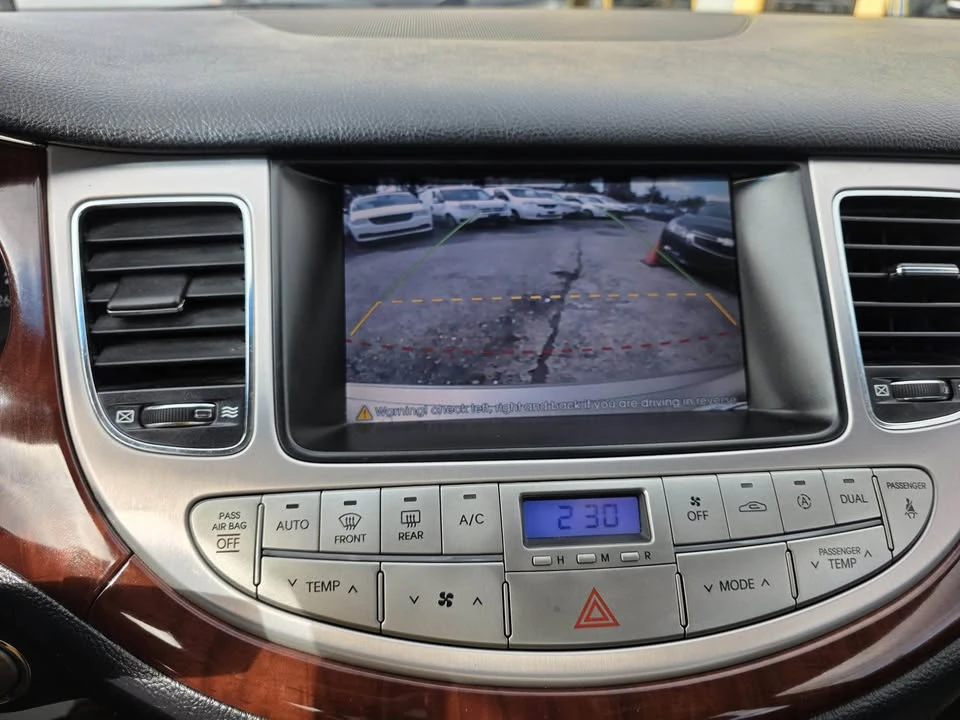2009 Hyundai Genesis - Image 17 of 19