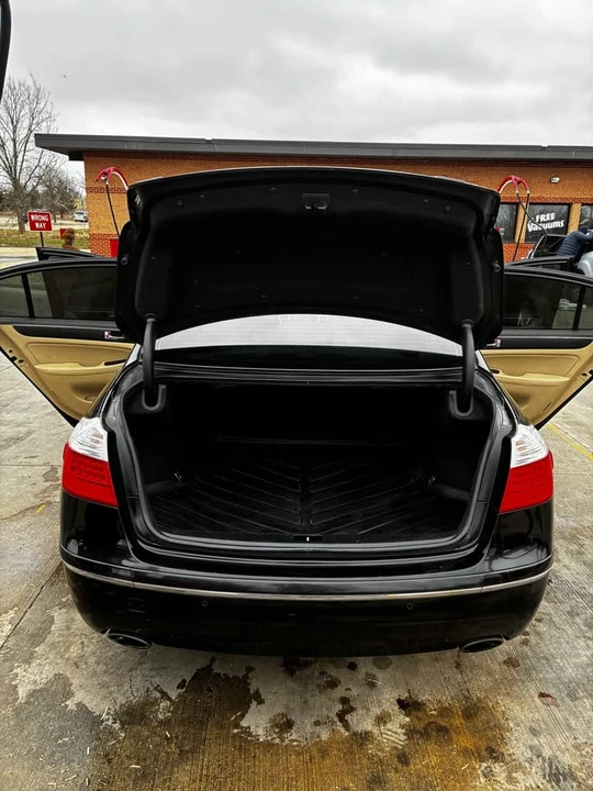 2009 Hyundai Genesis - Image 12 of 16