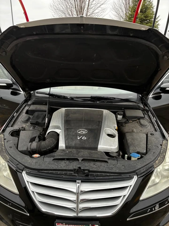 2009 Hyundai Genesis - Image 3 of 16