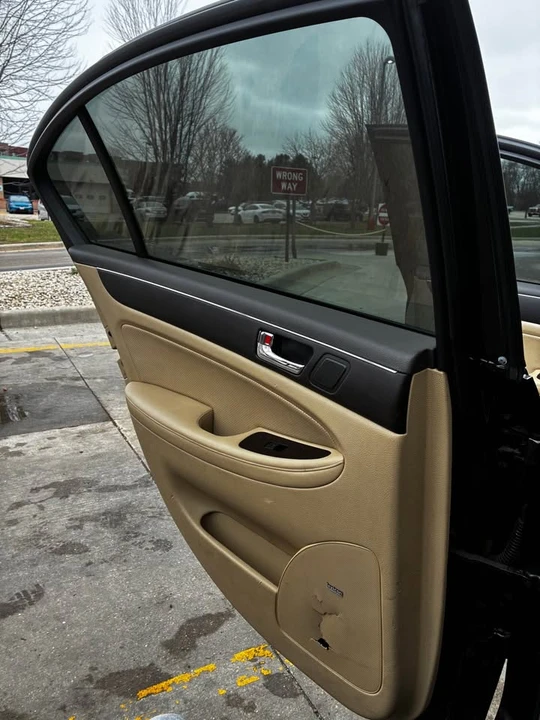 2009 Hyundai Genesis - Image 16 of 16