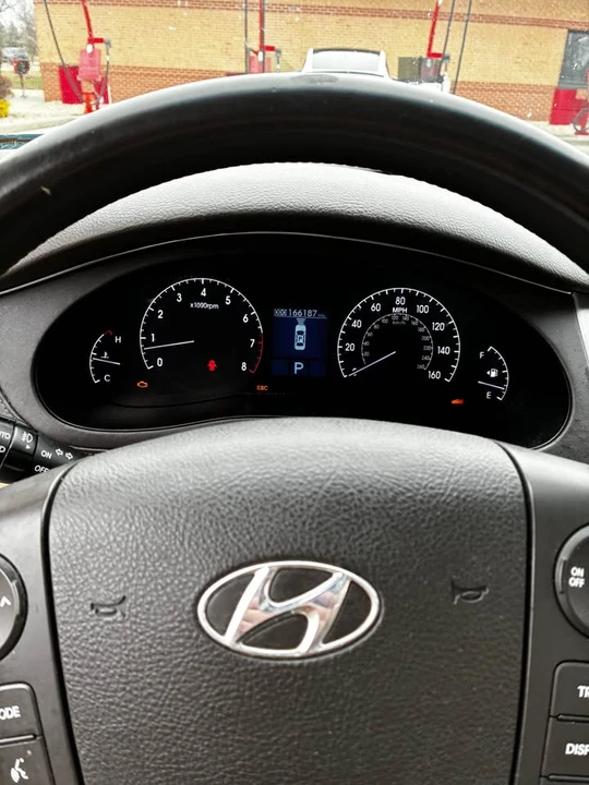 2009 Hyundai Genesis - Image 10 of 16