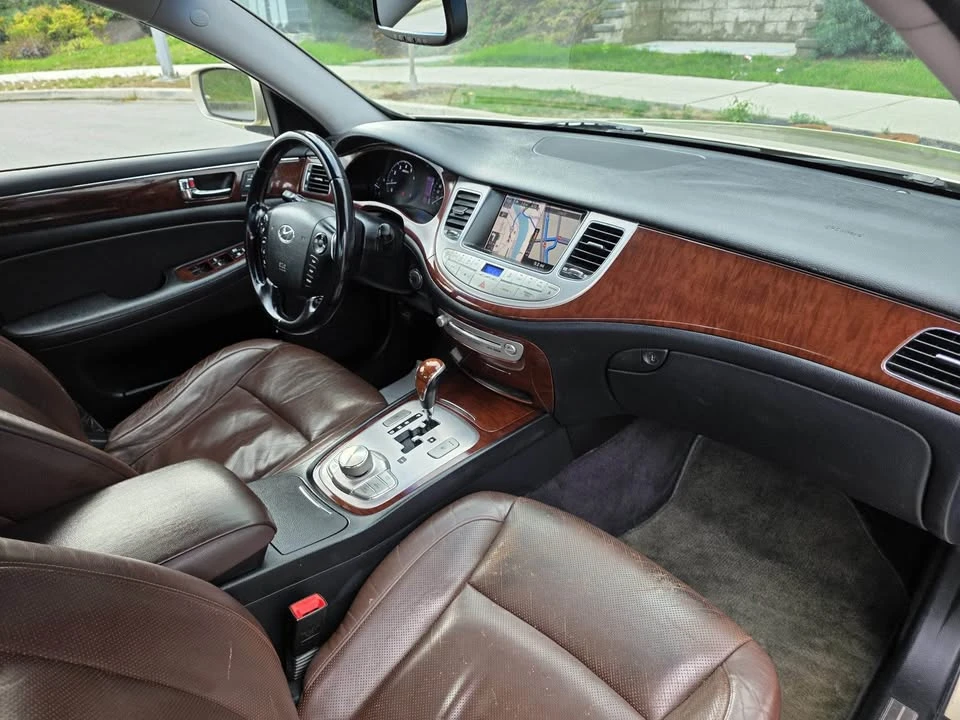 2009 Hyundai Genesis - Image 11 of 19