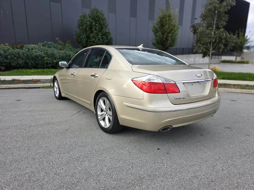 2009 Hyundai Genesis - Image 7 of 19