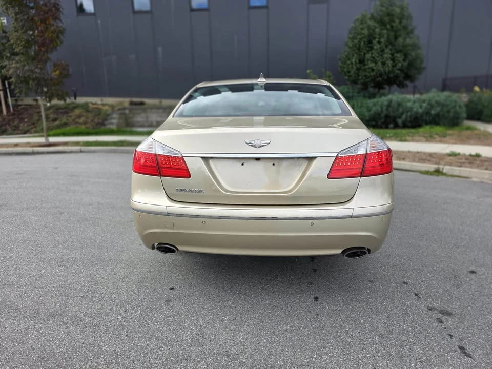 2009 Hyundai Genesis - Image 8 of 19