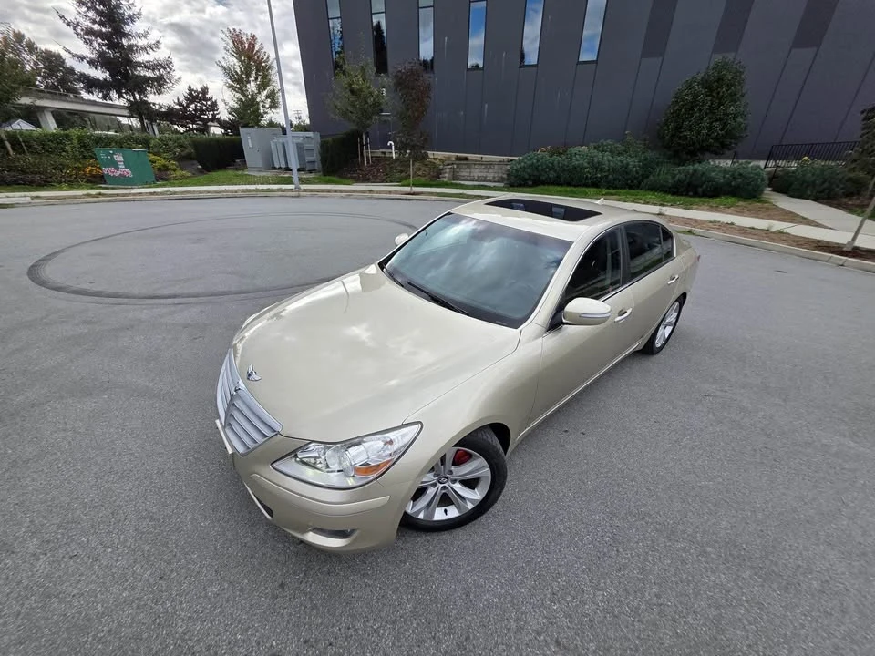 2009 Hyundai Genesis - Image 4 of 19