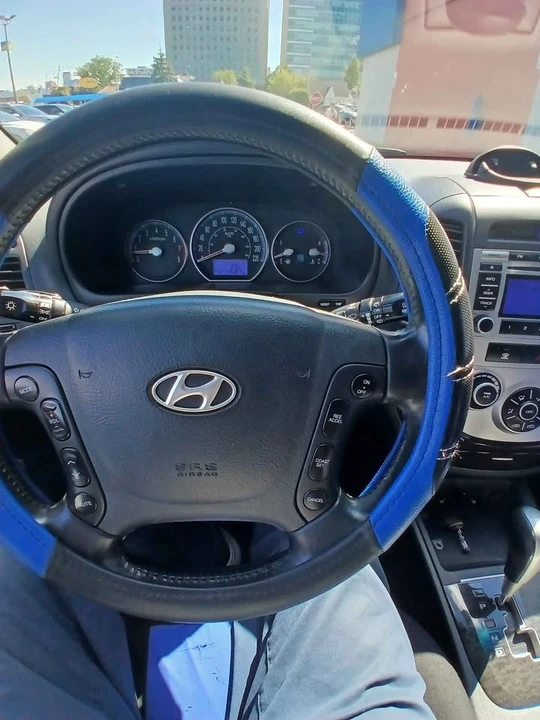 2009 Hyundai Santa Fe - Image 3 of 5