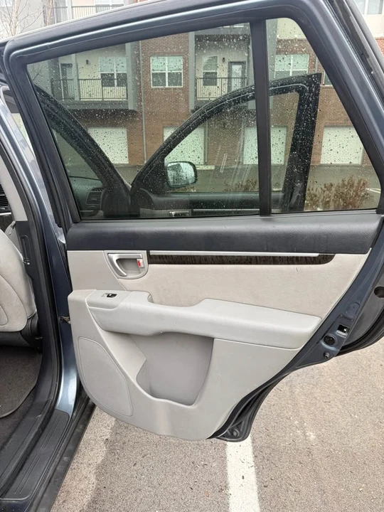 2009 Hyundai Santa Fe - Image 10 of 14