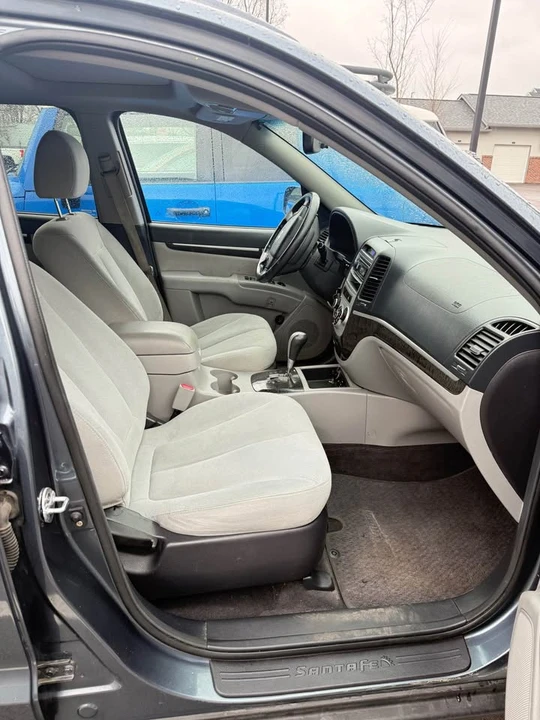 2009 Hyundai Santa Fe - Image 8 of 14