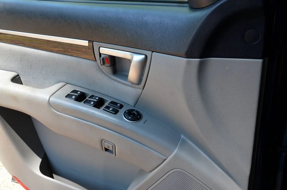 2009 Hyundai Santa Fe - Image 16 of 18