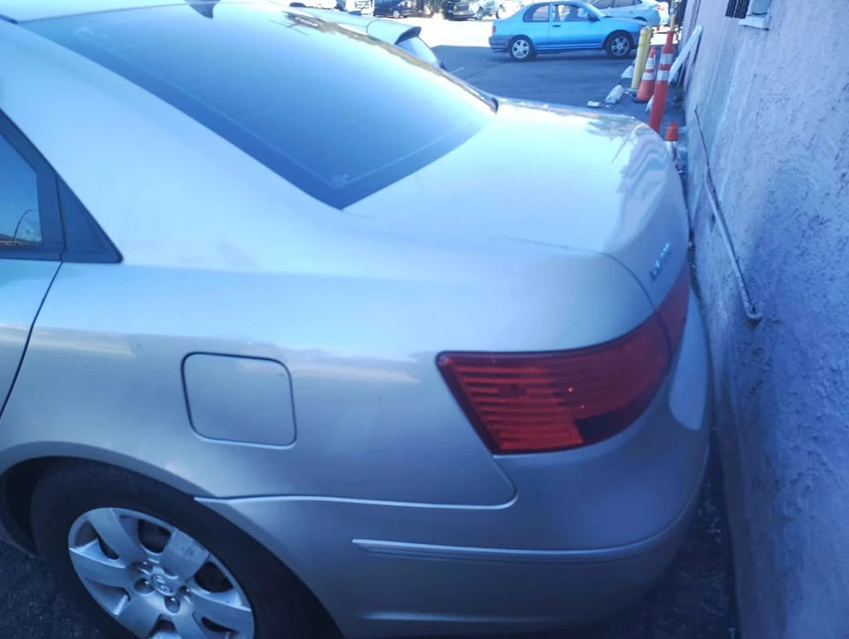 2009 Hyundai Sonata - Image 5 of 11
