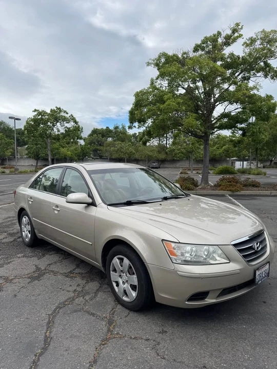 2009 Hyundai Sonata - Image 2 of 9