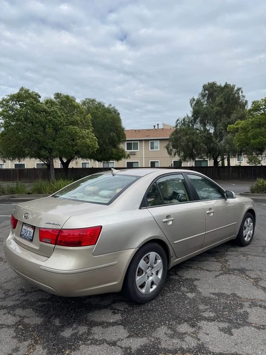 2009 Hyundai Sonata - Image 3 of 9