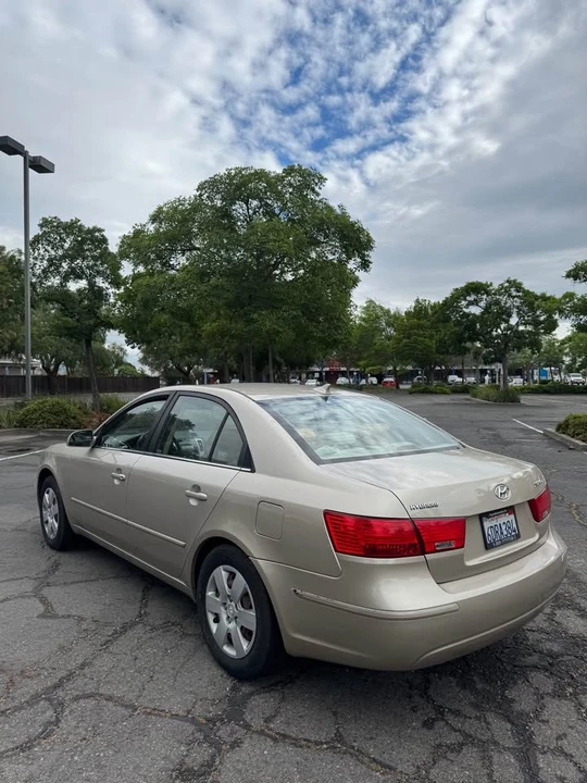 2009 Hyundai Sonata - Image 4 of 9