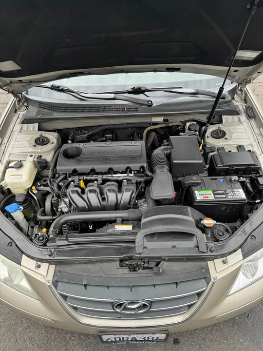2009 Hyundai Sonata - Image 5 of 9