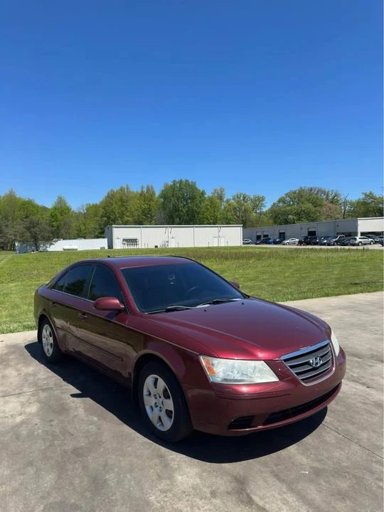 2009 Hyundai Sonata - Image 2 of 10
