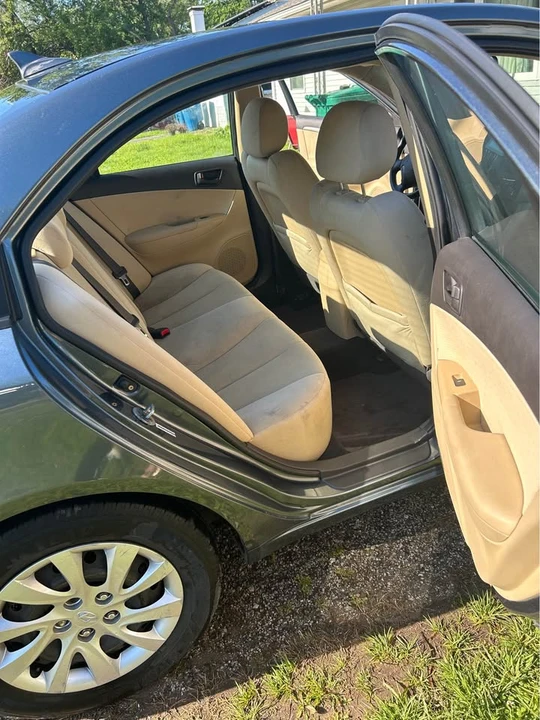 2009 Hyundai Sonata - Image 8 of 9