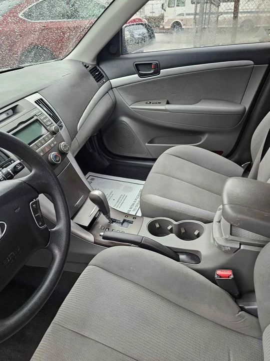 2009 Hyundai Sonata - Image 8 of 12
