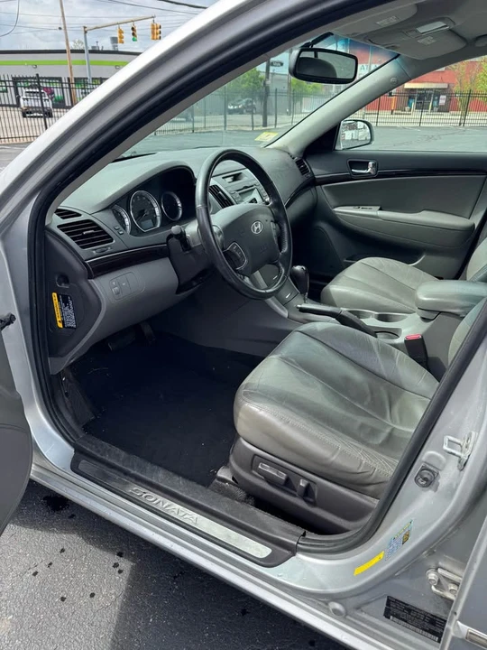 2009 Hyundai Sonata - Image 9 of 14